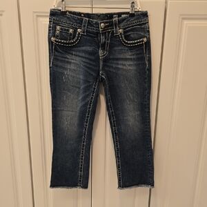 Women’s Dark Wash Cropped Jeans - Brand Unknown